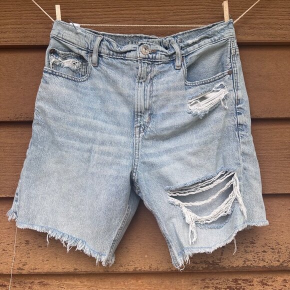 American Eagle Pants - American Eagle Womens Skater Shorts Size 8 Light Wash Distressed Denim Ripped De